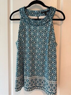 White House Black Market Teal and White Printed Sleeveless Tunic